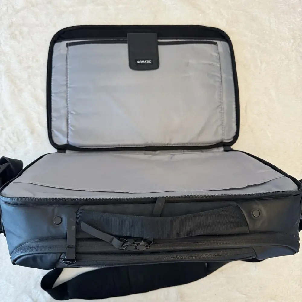 Nomatic messenger bag
